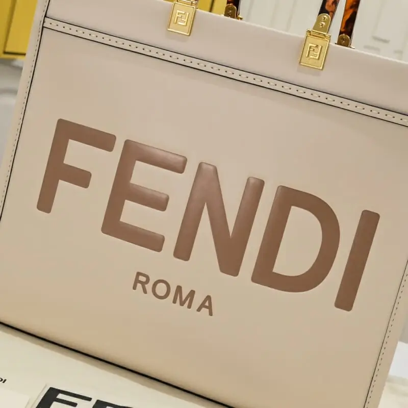 fendi aaa qualite tote-sac a main  pour femme s_11b53a71